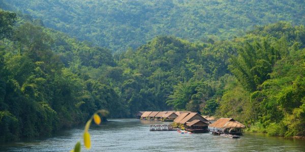Thailand Vakantie River Kwai raft jungle